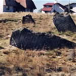Les restes du cimetière de Karczew en 2001.